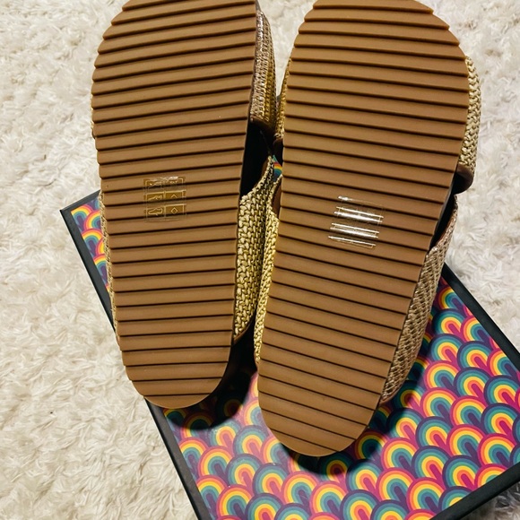 Kurt Geiger Gold and Brown Women's Sandals - Picture 4 of 10